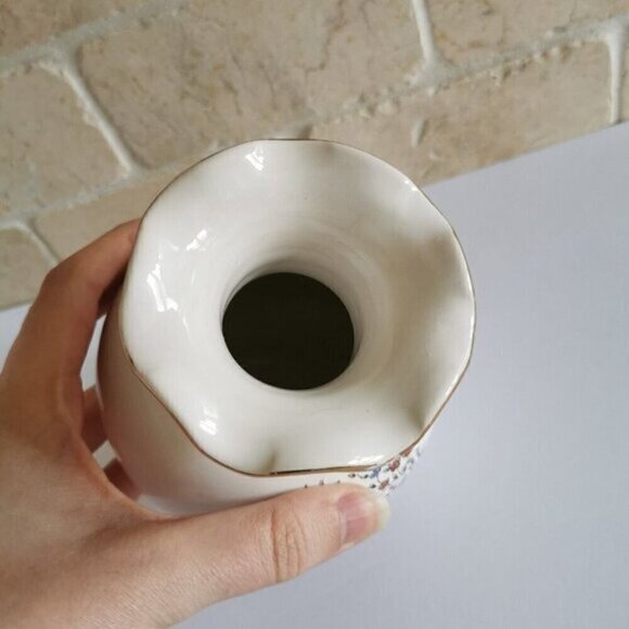 Chinoiserie Small Vase CHIPPED Colorful Peacocks Greece 24K Gold Ruffled Edge - Picture 9 of 9